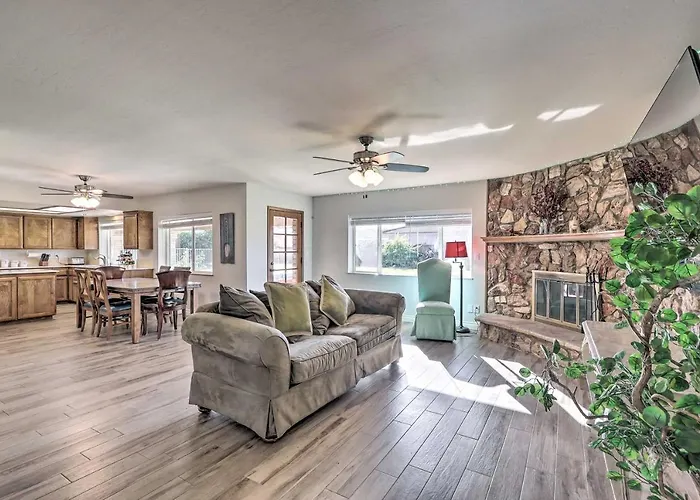 Private Hot Tub & Huge Yard: Phoenix Family Home * Phoenix